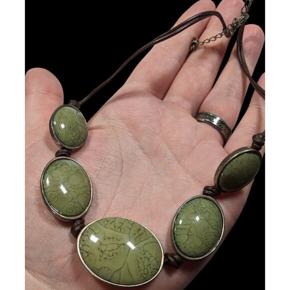 Vintage Axcess Liz Claiborne Bohemian Green Lava Print Cabochon Necklace - Picture 3 of 8